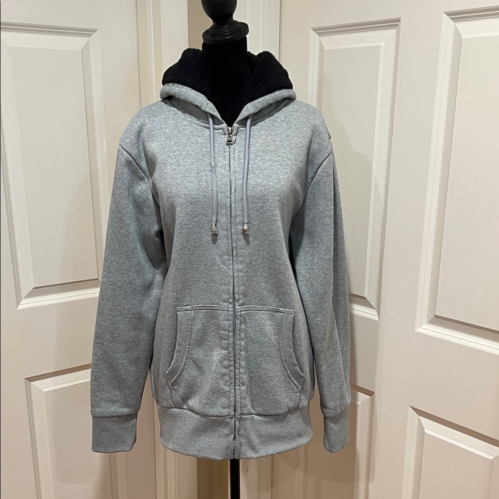 American Legend Outfitters, unisex fit, gray, long sleeve, hoodie. Size medium.